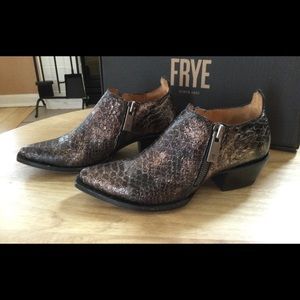 Frye Pewter Leather Shootie